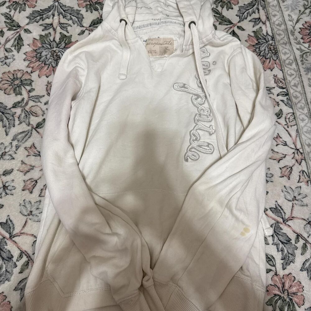 Aeropostale Men's White and Cream Jumper
